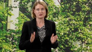 Oracle appoints Hilary Maxson as CFO amid cloud and AI growth surge