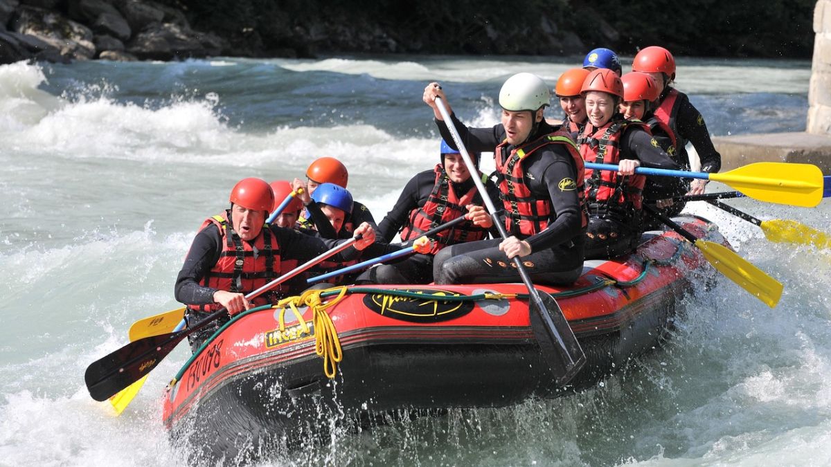 5 wildest river rafting spots to hit this summer! 5 wildest river rafting spots to hit this summer!