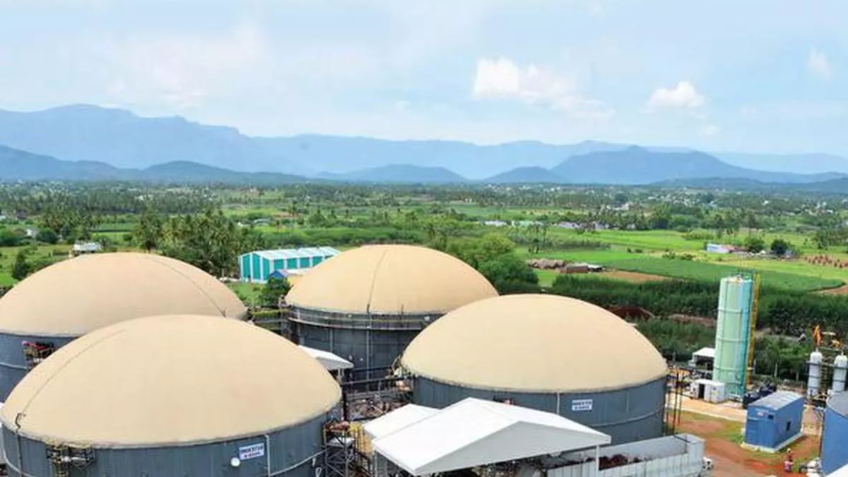 Fueling Independence: Gujarat’s Biogas Revolution Shields Rural Kitchens from Global Energy Shocks Fueling Independence: Gujarat’s Biogas Revolution Shields Rural Kitchens from Global Energy Shocks