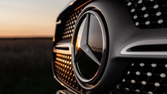 Mercedes-Benz India Hits Record High in FY26: Top-End Luxury and EVs Drive Sales to 19,363 Units