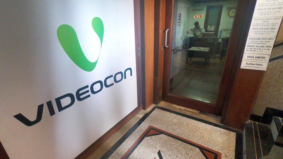 Enforcement Directorate names tech entrepreneur Sachin Dev Duggal in Videocon money laundering probe, cites complex overseas fund routing. Enforcement Directorate names tech entrepreneur Sachin Dev Duggal in Videocon money laundering probe, cites complex overseas fund routing.