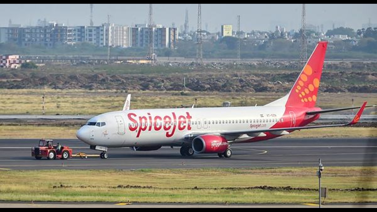 SpiceJet owes over Rs 400 crore with interest, Kalanithi Maran claims. SpiceJet owes over Rs 400 crore with interest, Kalanithi Maran claims.