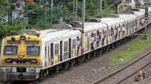 Central Railway services hit on Kalyan–Kasara route for 90 minutes after power supply failure; Commuters face long delays 
