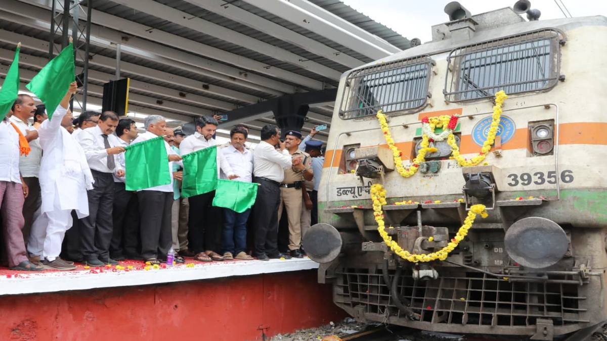 Karnataka: Bengaluru–Mysuru Wodeyar Express flagged off with new halt ...