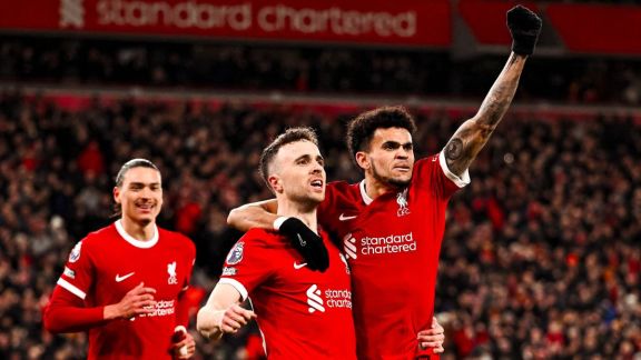 Image shows Liverpool FC players