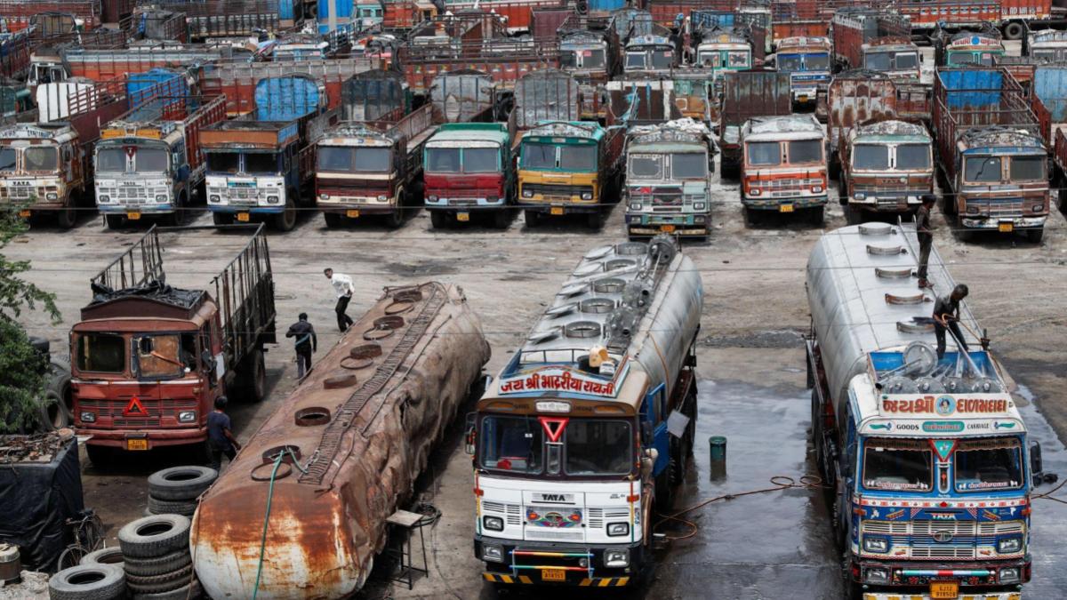 truck freight rates India, diesel price hike May 2026, All India Motor Transport Congress, Crisil logistics report, commercial vehicle fleet capacity, IFTRT truck turnaround time truck freight rates India, diesel price hike May 2026, All India Motor Transport Congress, Crisil logistics report, commercial vehicle fleet capacity, IFTRT truck turnaround time