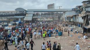 Indian Railways, Western Railway, Railways, Mumbai, demolition drive, Bandra Station,Garib Nagar