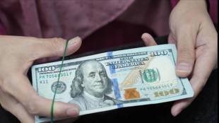 FCNR(B) deposits, RBI swap facility, NRE deposits, NRO deposits, NRI deposits, RBI measures, foreign currency deposits, Indian banks, USD rates, deposit inflows