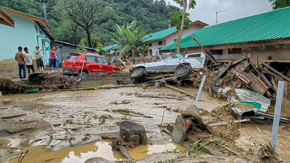Überschwemmungen in Arunachal Pradesh: 18 Gebäude in Keyi Panyor ...