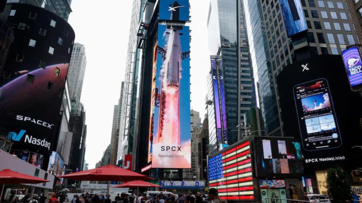 https://images.financialexpressdigital.com/2026/06/SpacexReuters.jpg