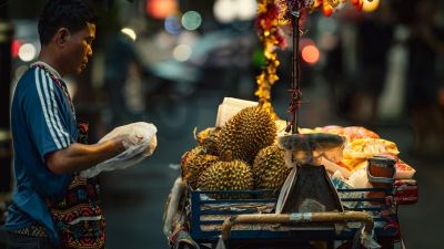 From pavements to portals: Vendors find new markets