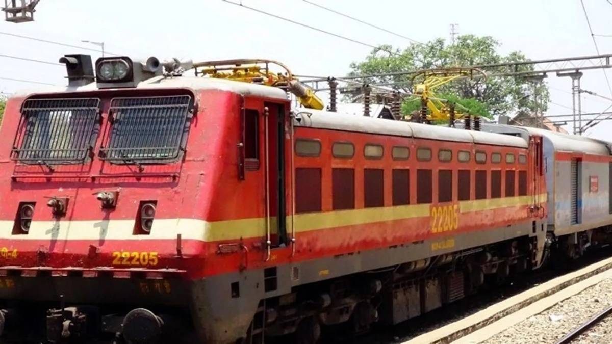 Central Railway diverts 7 trains due to waterlogging; Restores original ...