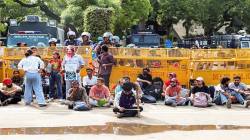 Delhi crubs continue – 18 Metro stations closed, cabs unavailable amid CJP protests; liquor shops to shut early