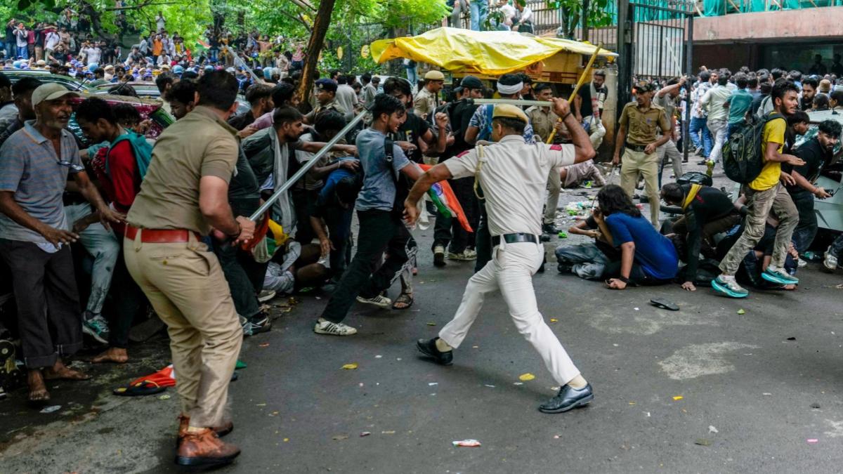 Amol Parashar, Delhi Police, Jantar Mantar protest, CJP rally, NEET paper leak, Chalo Sansad, student protest, Dharmendra Pradhan, tear gas, lathi charge Amol Parashar, Delhi Police, Jantar Mantar protest, CJP rally, NEET paper leak, Chalo Sansad, student protest, Dharmendra Pradhan, tear gas, lathi charge