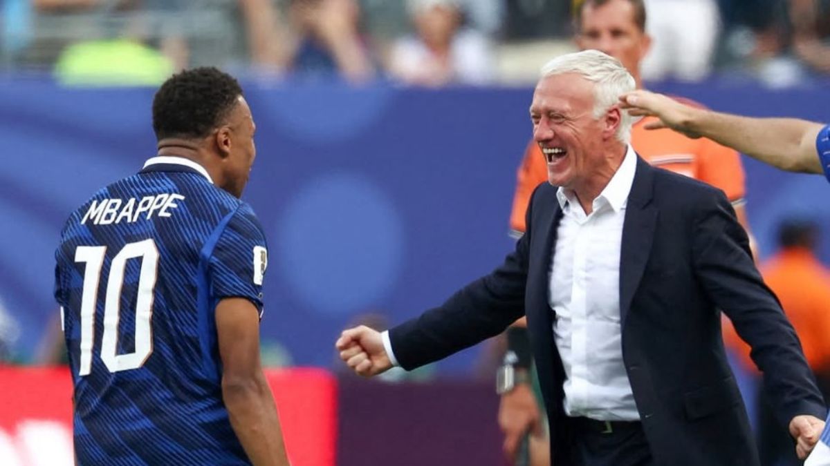 Kylian Mbappe pays tribute to Didier Deschamps in his last match as France coach. France vs England 3rd place playoff at FIFA World Cup 2026. Kylian Mbappe pays tribute to Didier Deschamps in his last match as France coach. France vs England 3rd place playoff at FIFA World Cup 2026.