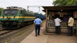 Fact Check: Did a Loco Pilot stop a train to buy samosas? Western Railway issues clarification