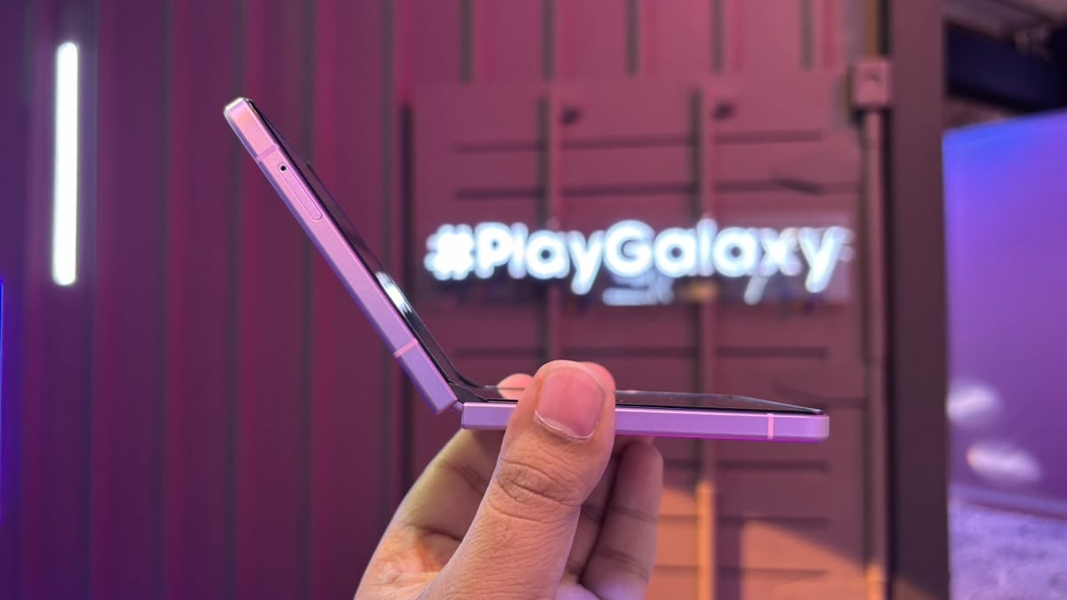 Samsung Galaxy Z Flip 8