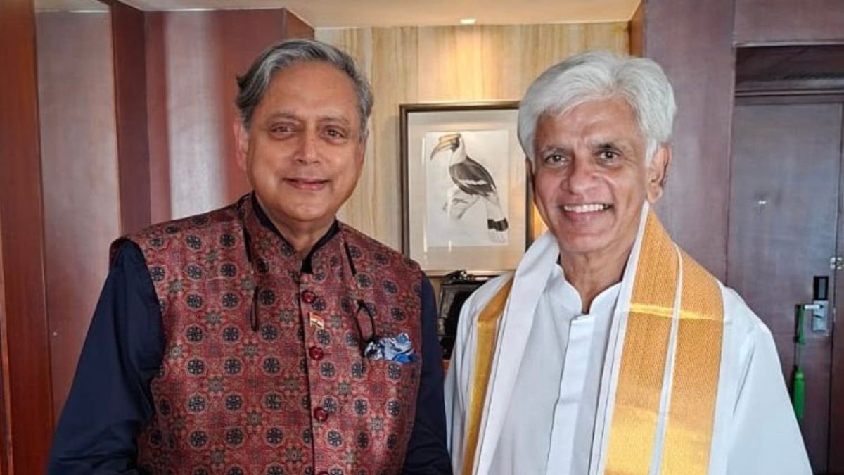 Shashi Tharoor meets Arjuna Ranatunga in Colombo Lit Fest. Shashi Tharoor meets Arjuna Ranatunga in Colombo Lit Fest.