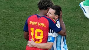 Yamal's heartwarming embrace with Messi steals the show after Spain crowned FIFA World Cup champions | Video