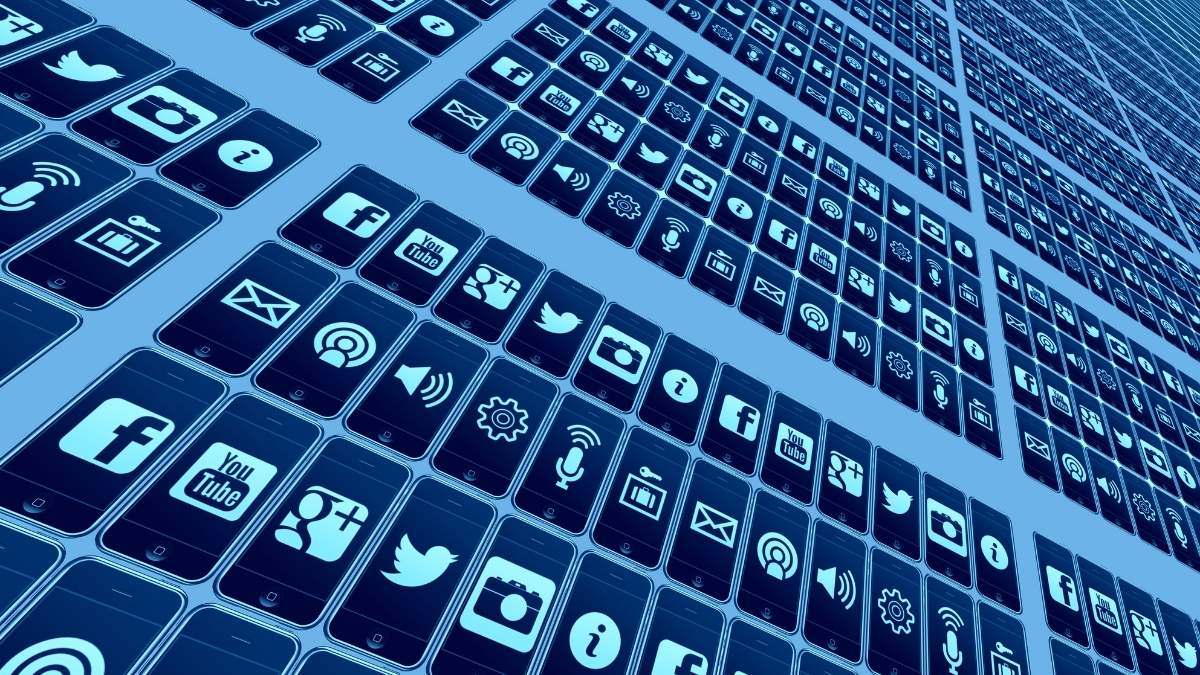 Apps Turn Phones into Personal Data Vaults