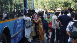Delhi Protests Over Exam Leaks Trigger Mobile Internet Cuts and Metro Closures, Disrupting Local Businesses