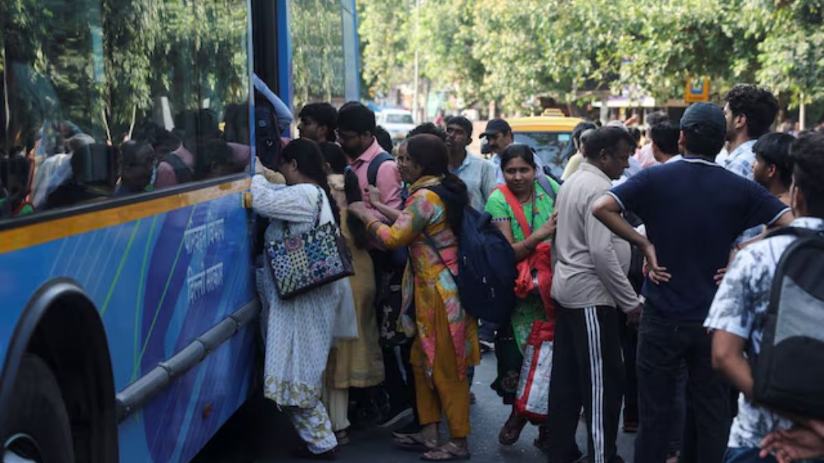 Delhi Protests Over Exam Leaks Trigger Mobile Internet Cuts and Metro Closures, Disrupting Local Businesses Delhi Protests Over Exam Leaks Trigger Mobile Internet Cuts and Metro Closures, Disrupting Local Businesses