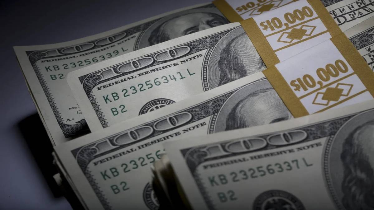 https://images.financialexpressdigital.com/2026/07/dollarb.jpg