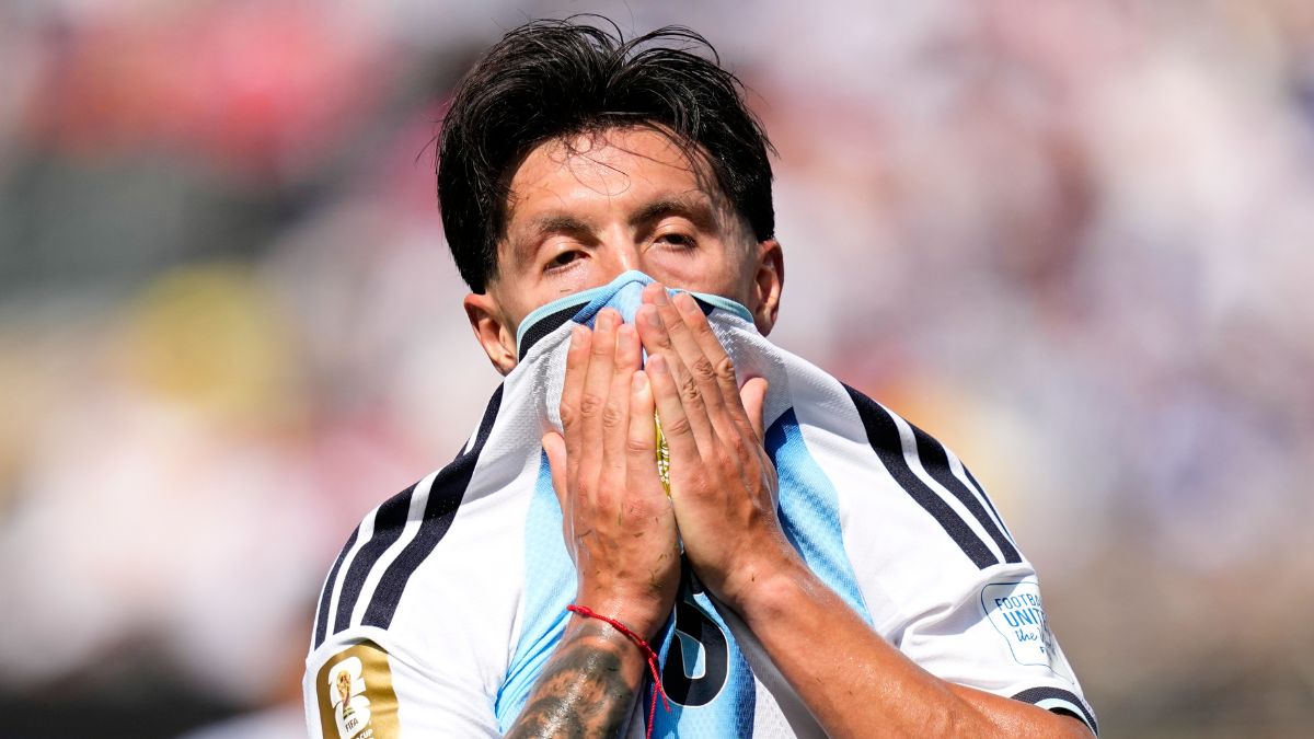 Did Argentinian players snub Trump's handshake after World Cup final defeat? Watch Did Argentinian players snub Trump's handshake after World Cup final defeat? Watch