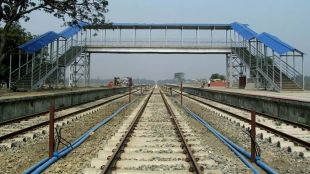 Chief Minister Devendra Fadnavis announced that Maharashtra has approved a proposal to build 145 flyovers over the next three years to eliminate railway level crossings.