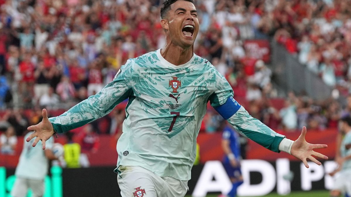 Ronaldo fuels controversy: CR7 likes viral video claiming FIFA favoured Messi’s Argentina Ronaldo fuels controversy: CR7 likes viral video claiming FIFA favoured Messi’s Argentina