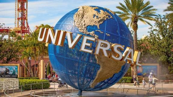 Paramount Skydance $111 Billion Warner Bros Discovery Acquisition Triggers Hollywood Protests and Antirust Debates