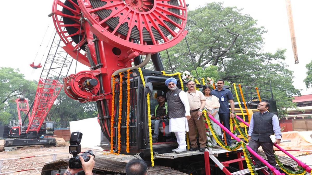 Delhi Metro Starts Construction of Shivaji Stadium Station with Rajiv Chowk and Airport Express Links