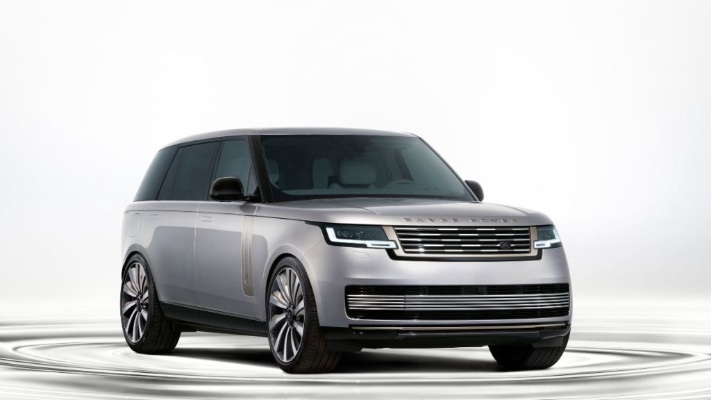 The flagship introduces several firsts for the brand, including an exclusive Titan Silver exterior finish, Satin Platinum detailing and 23-inch alloy wheels. 