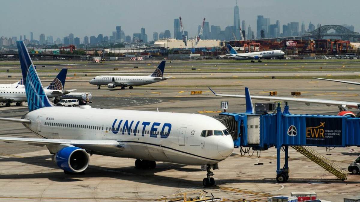‘Engine failure at 31,000 ft': United flight forced to make emergency landing at Las Vegas airport