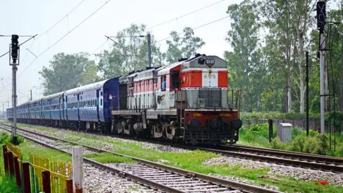 Indian Railways Reports Record Rs 2.74 Lakh Crore Revenue in FY26 with Freight Growth