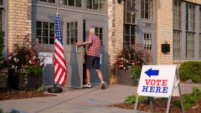 Who are Indian American voters supporting in 2026 US midterm elections?