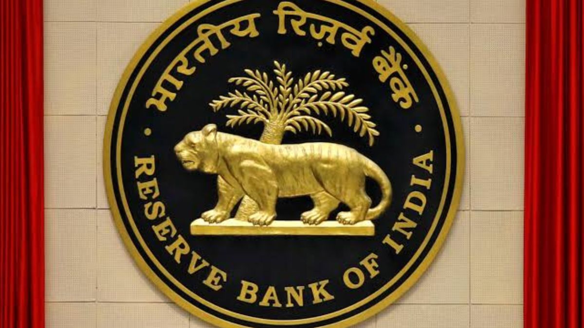 RBI allows banks to tap FX swap window more frequently