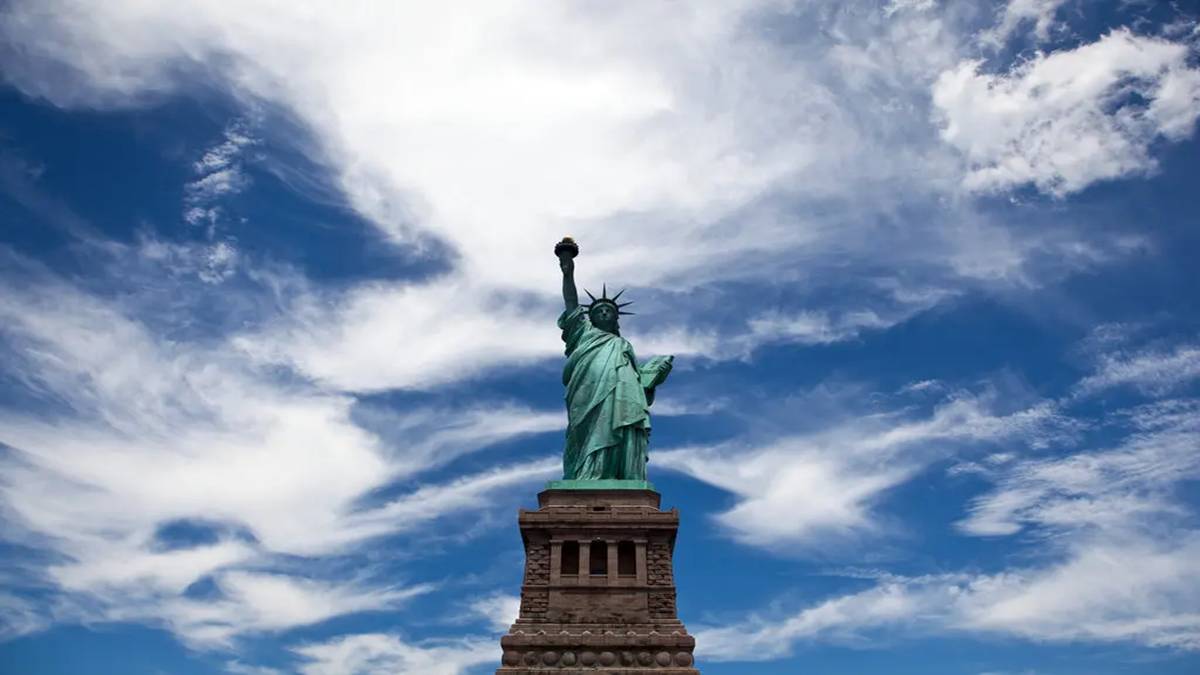 Nearly One Million Indians Face Long Waits for US Employment-Based Green Cards