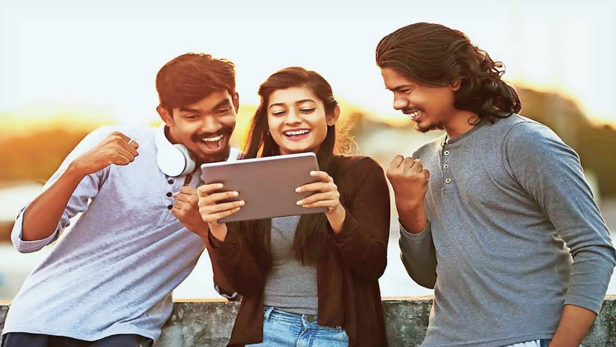 Indian Gen Z Uses Humor and Memes to Express Economic and Social Challenges