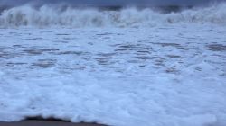 US nor’easter batters East Coast: 100,000 lose power, 400+ flights cancelled