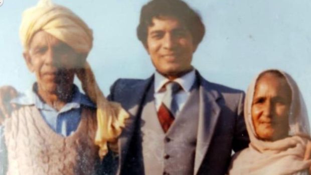 Jay Chaudhry parents