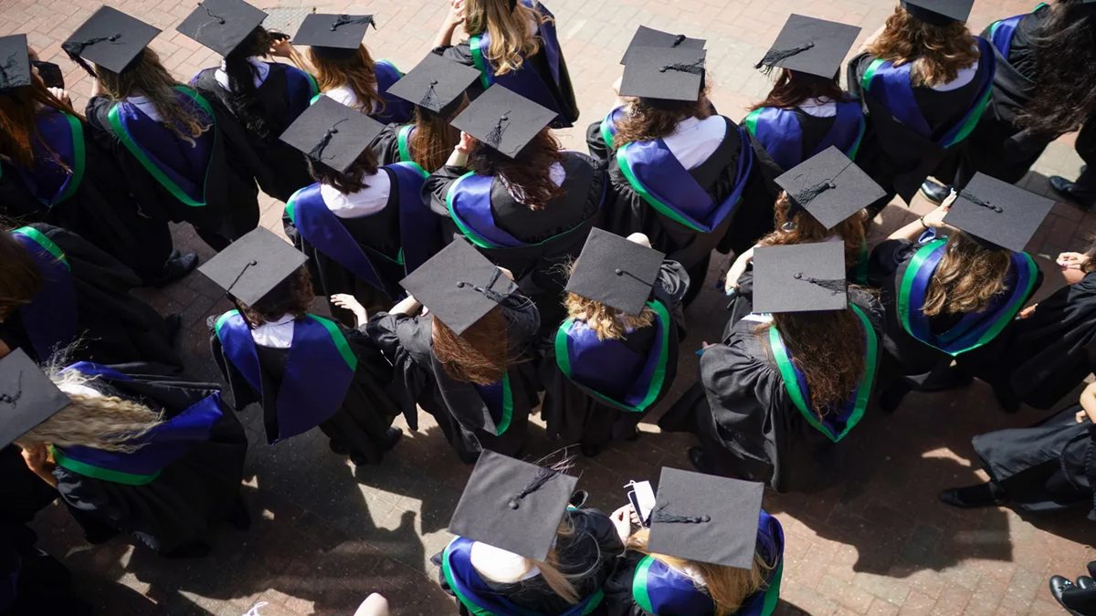 India Confronts Graduate Unemployment, Internship Uptake, and Research Talent Retention Challenges