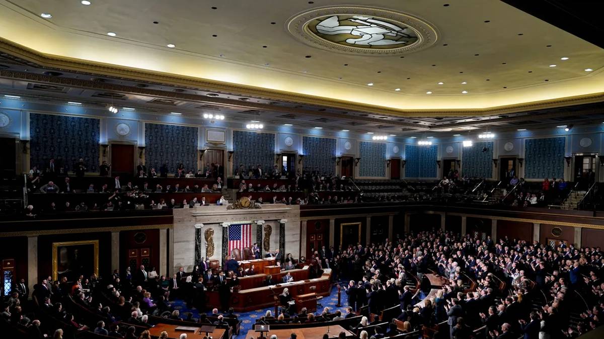 Pelosi Leads Congressional Stock Volume as Khanna Tops Trade Count