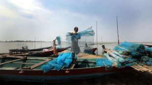 Cyclone Arnab forecast to approach Andhra Pradesh as Odisha prepares for heavy rainfall and possible landslides.