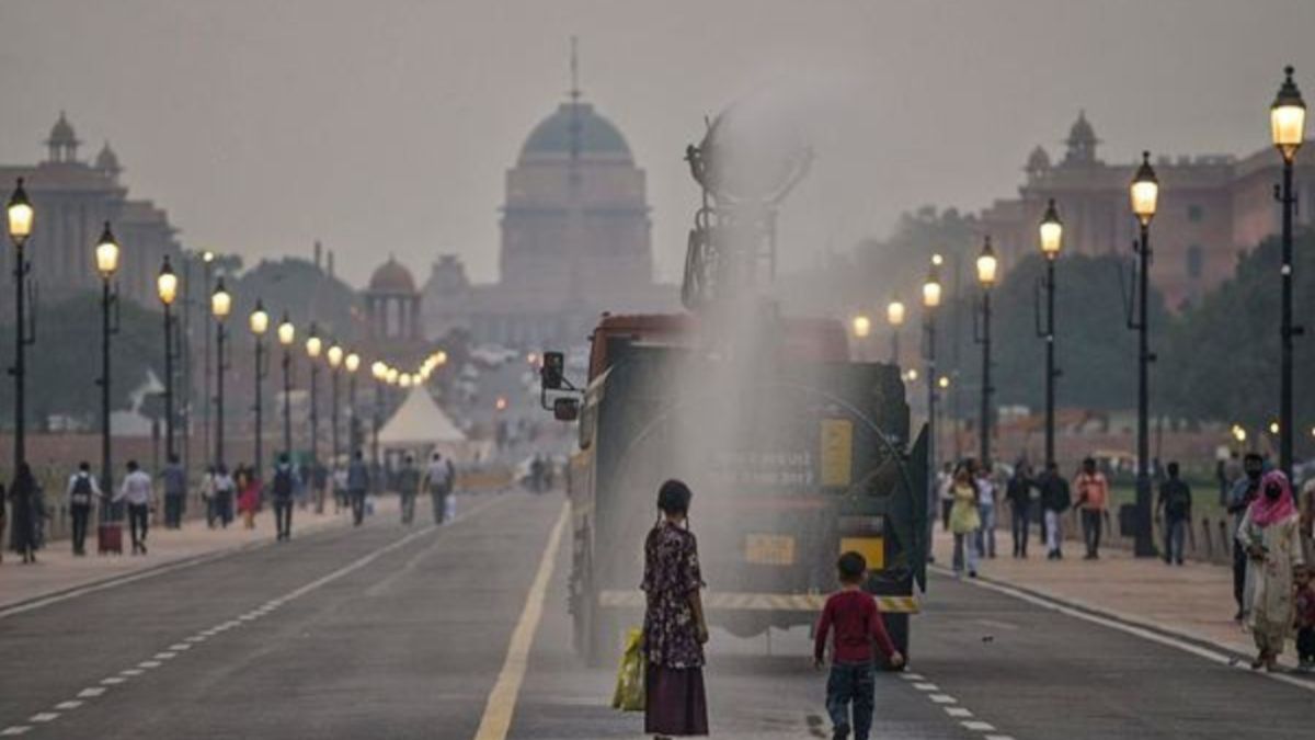 Delhi Records Coldest October Night as Air Quality Deteriorates Amid Dry Weather