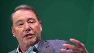 Jeffrey Gundlach, bond king, US Fed rate hike, S&P 500 Shiller CAPE, US Treasury yields, US bond market, AI boom, US recession, dollar index