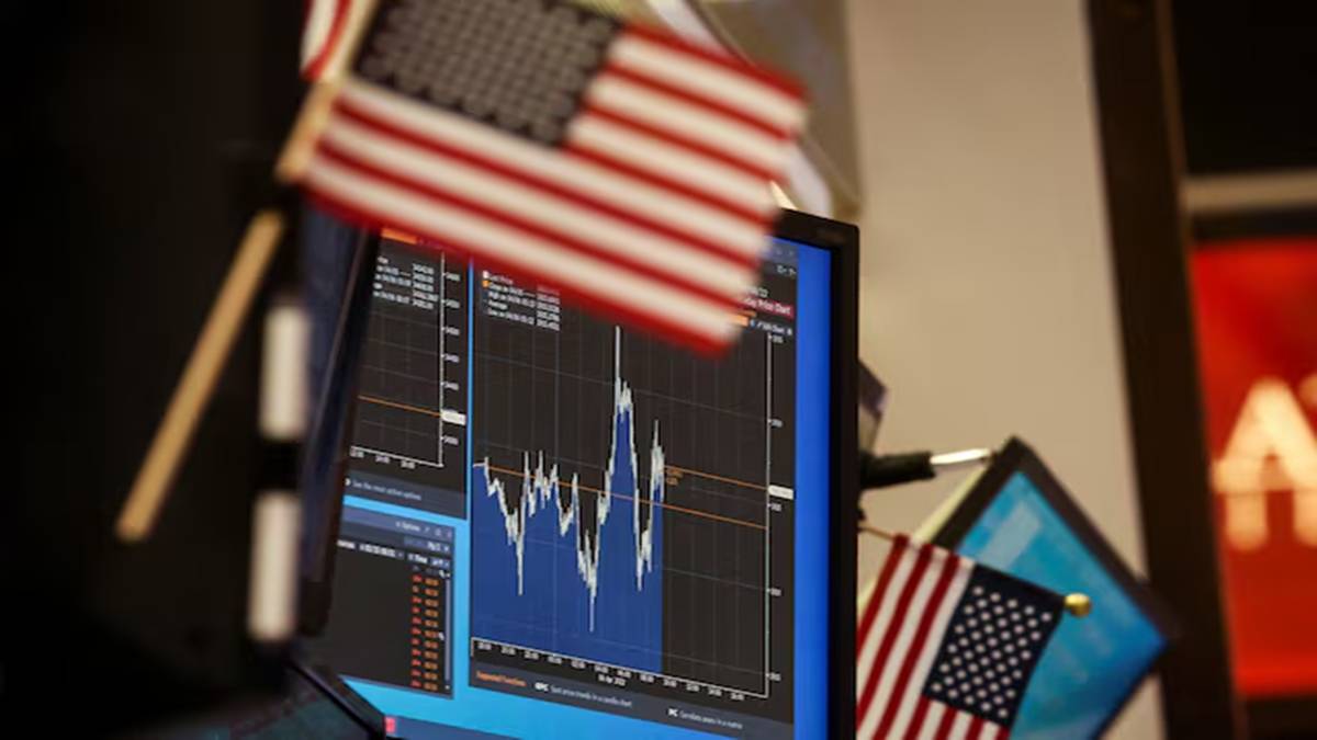 US Markets Show Diverging Volatility Amid Tech Concentration and Midterm Election Outlook