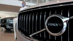 2,500 jobs cut, $500M savings: Volvo Car deepens layoffs amid record share price collapse